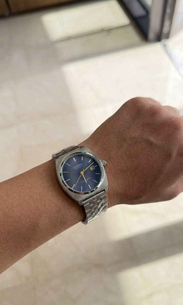 Casio Quartz Blue Dial – Acier Argenté