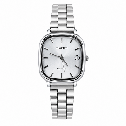 Montre Femme Casio Quartz Argentée – Cadran Carré Élégant avec Date, Bracelet Métallique Chic