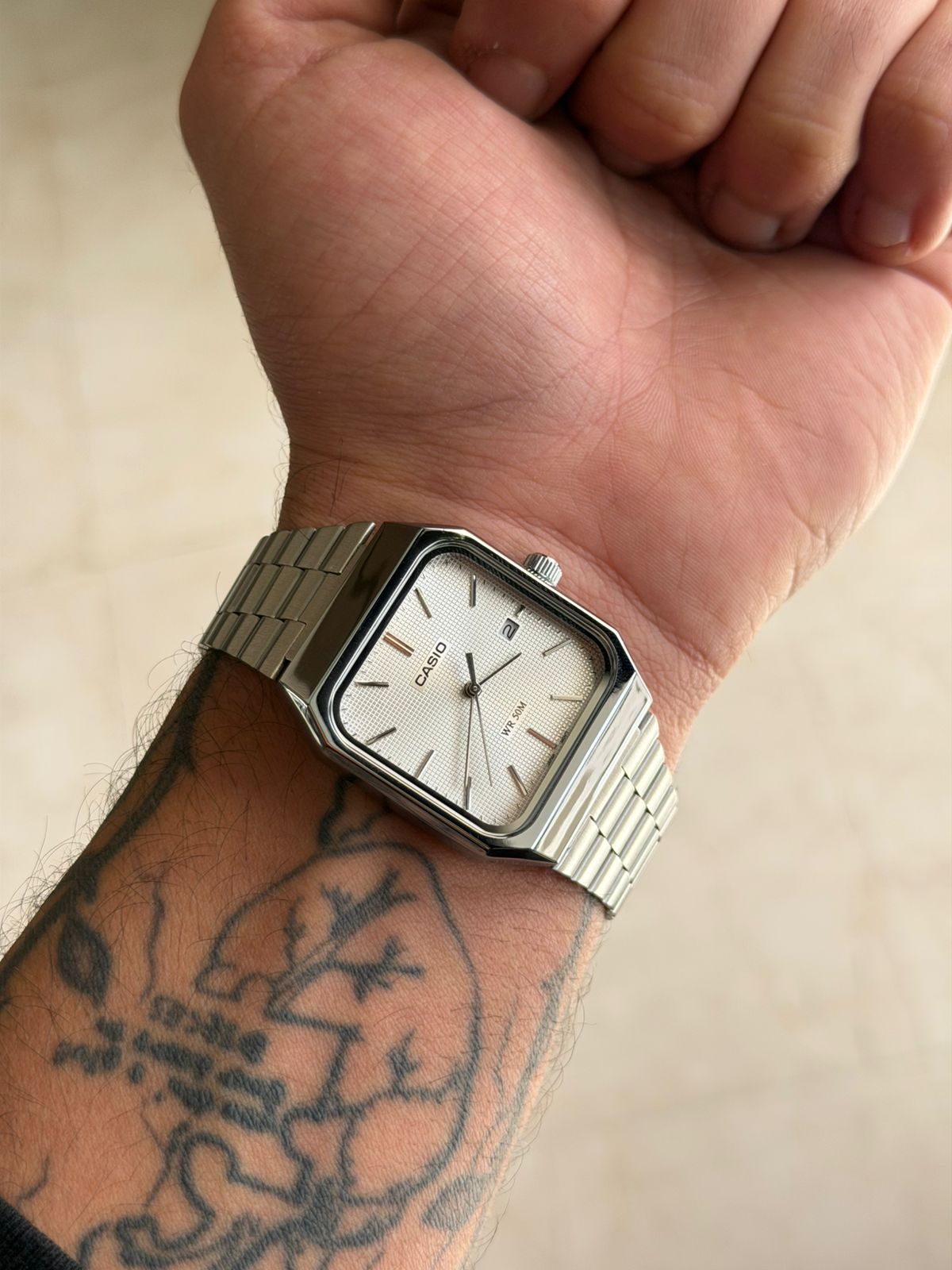Casio Square Silver – Cadran Blanc Ivoire