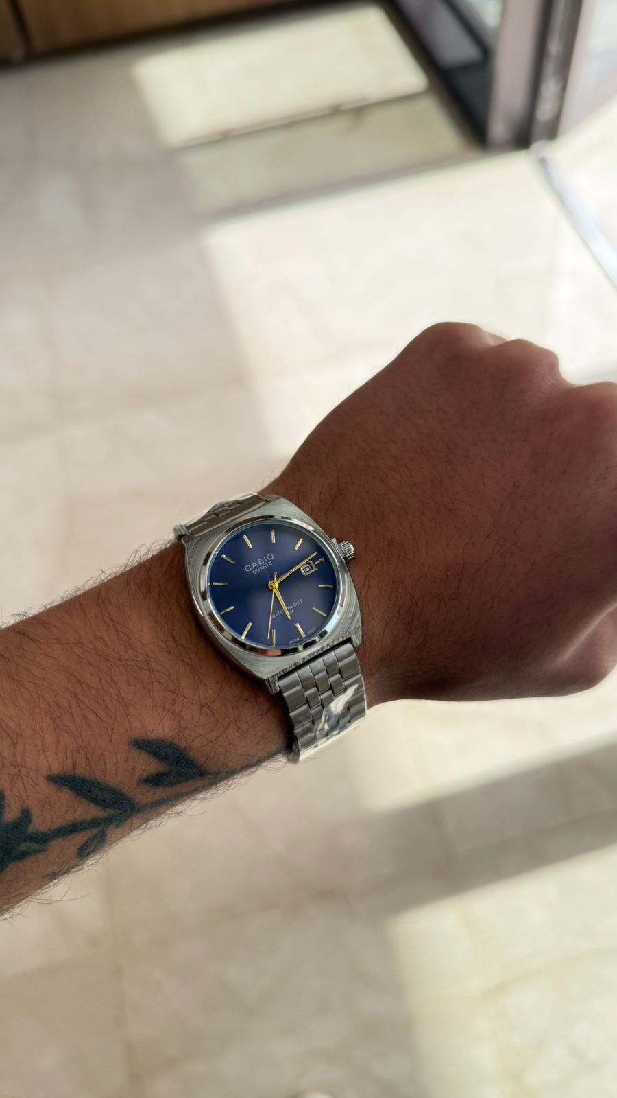 Casio Quartz Blue Dial – Acier Argenté